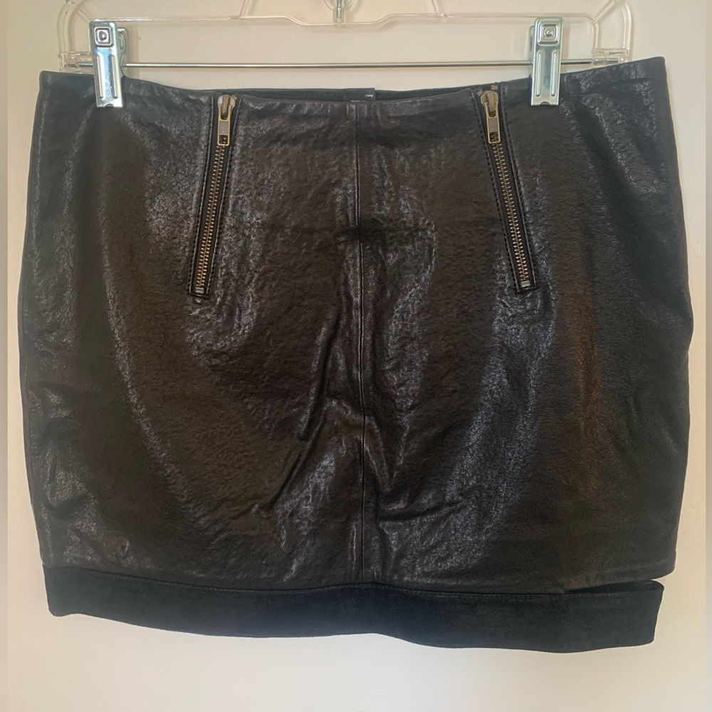 KSUBI Black Leather Mini Skirt. Size :M.Beautiful.